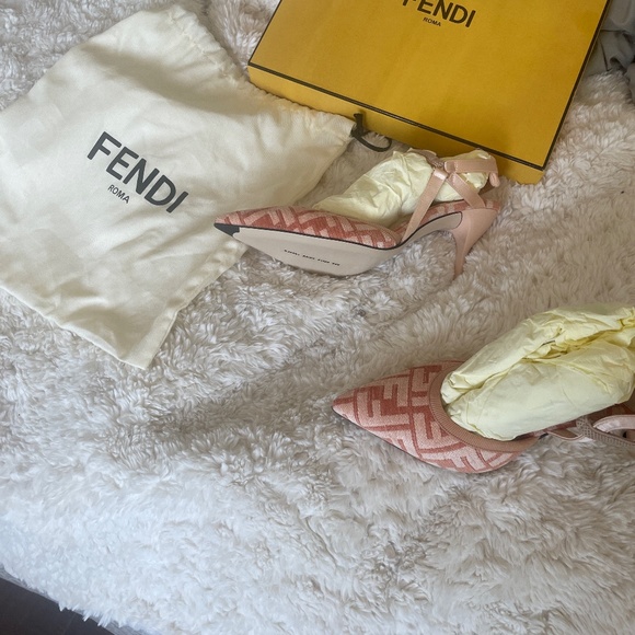 New never worn Fendi heels - Picture 1 of 11